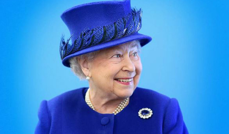 Queen Elizabeth Is Still &#39;The Boss&#39; At 90 - queenelizabeth1