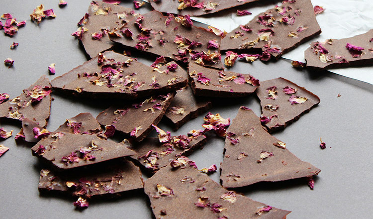 Cacao Bark With Matcha & Rose Petals