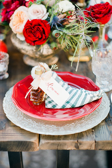 A Very Merry Christmas Table Setting