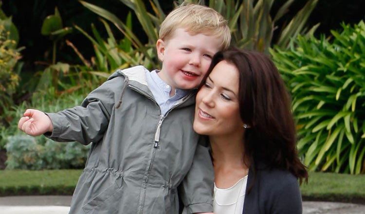 Laid-back Princess Mary Wins Fans In Western Australia