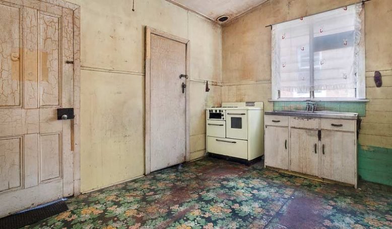 Beyonce Fans Crazy In Love With Her Melbourne 'House'