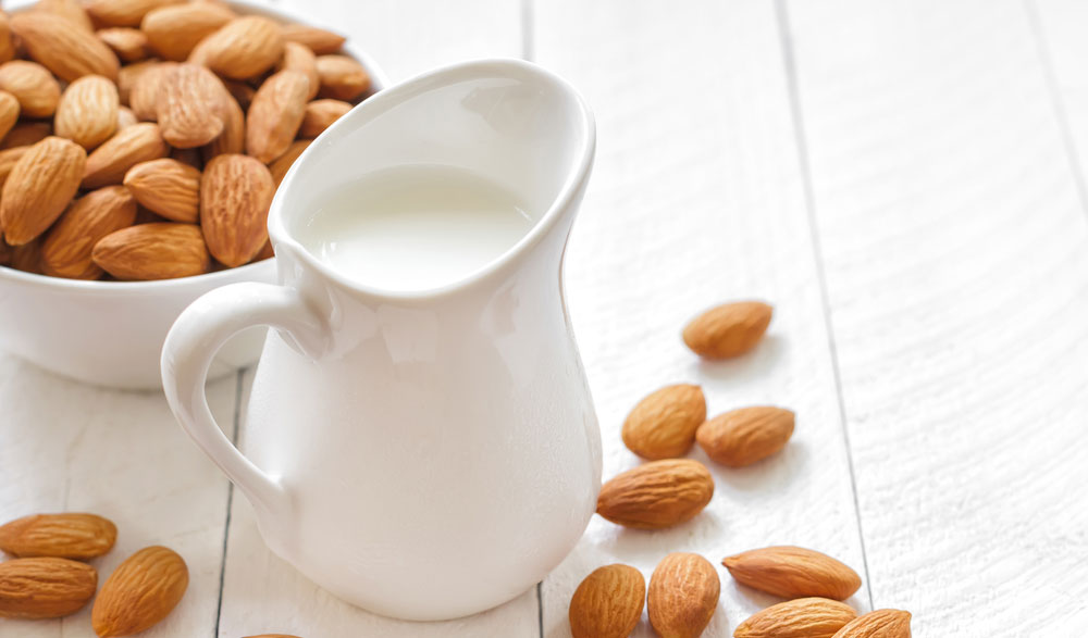6 Life Hacks That Will Transform Your Health almonds