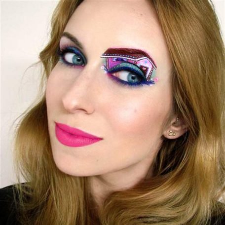 Artist Uses Her Own Eyelids To Paint Stunning Works