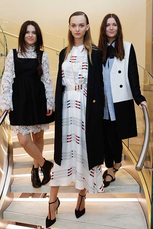 Macgraw Wins $100,000 Tiffany & Co. Designer Award Girls with model