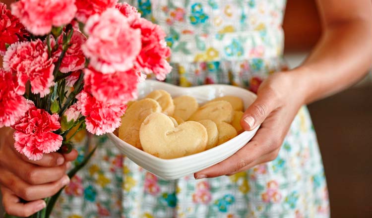 Mothers’ Day Fine Macadamia Shortbread Hearts