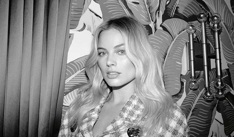the-carousel-margot-robbie-2
