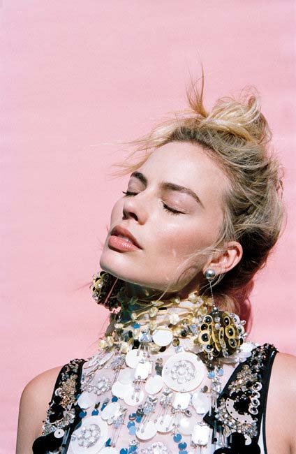 the-carousel-margot-robbie-6