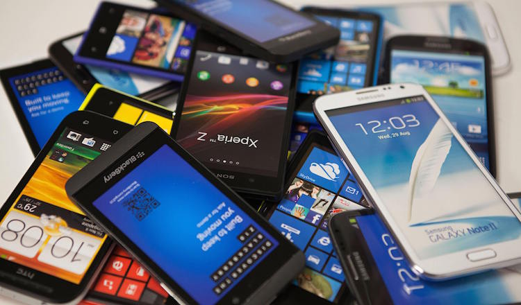 Are Aussies Mobile Phone Hoarders?