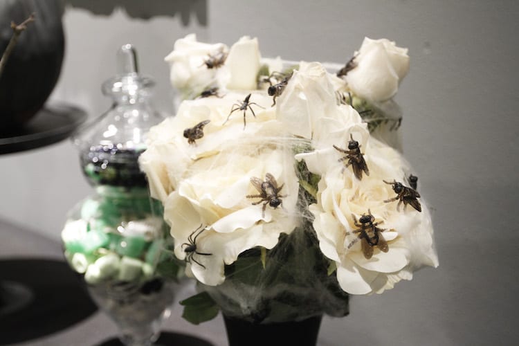 Spider bouquets to turn flower bouquets into spooky objects