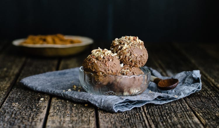 Yummy Chocolate And Almond Ice Cream Vegan Recipe