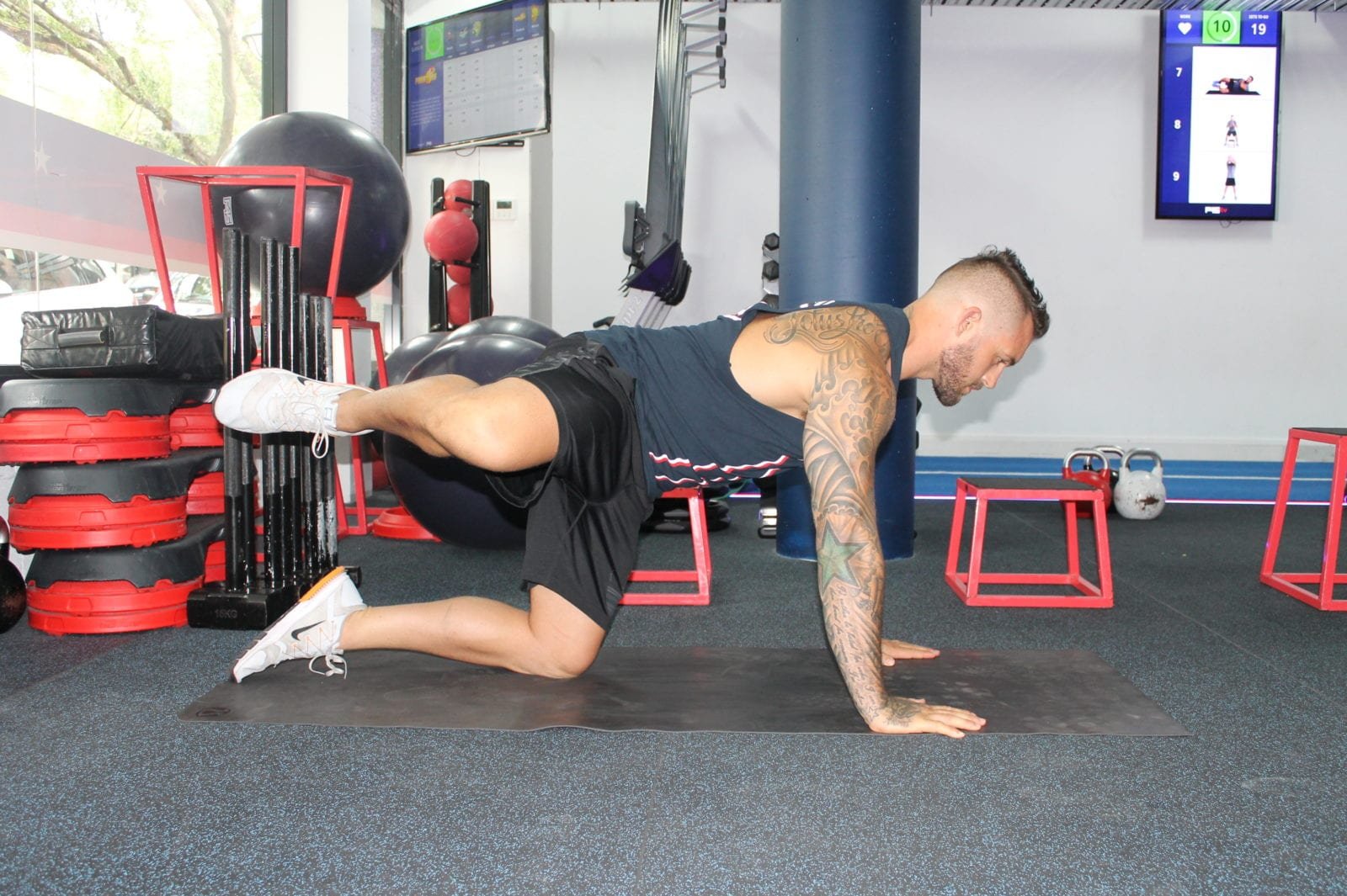 dan conn hip raise