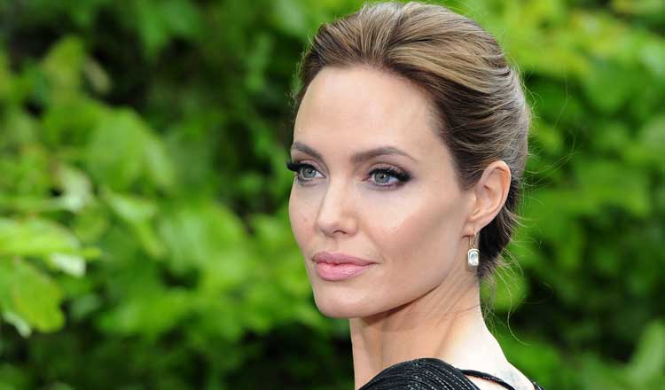 How To Elongate Round Eyes: The Angelina Jolie-Approved Guide