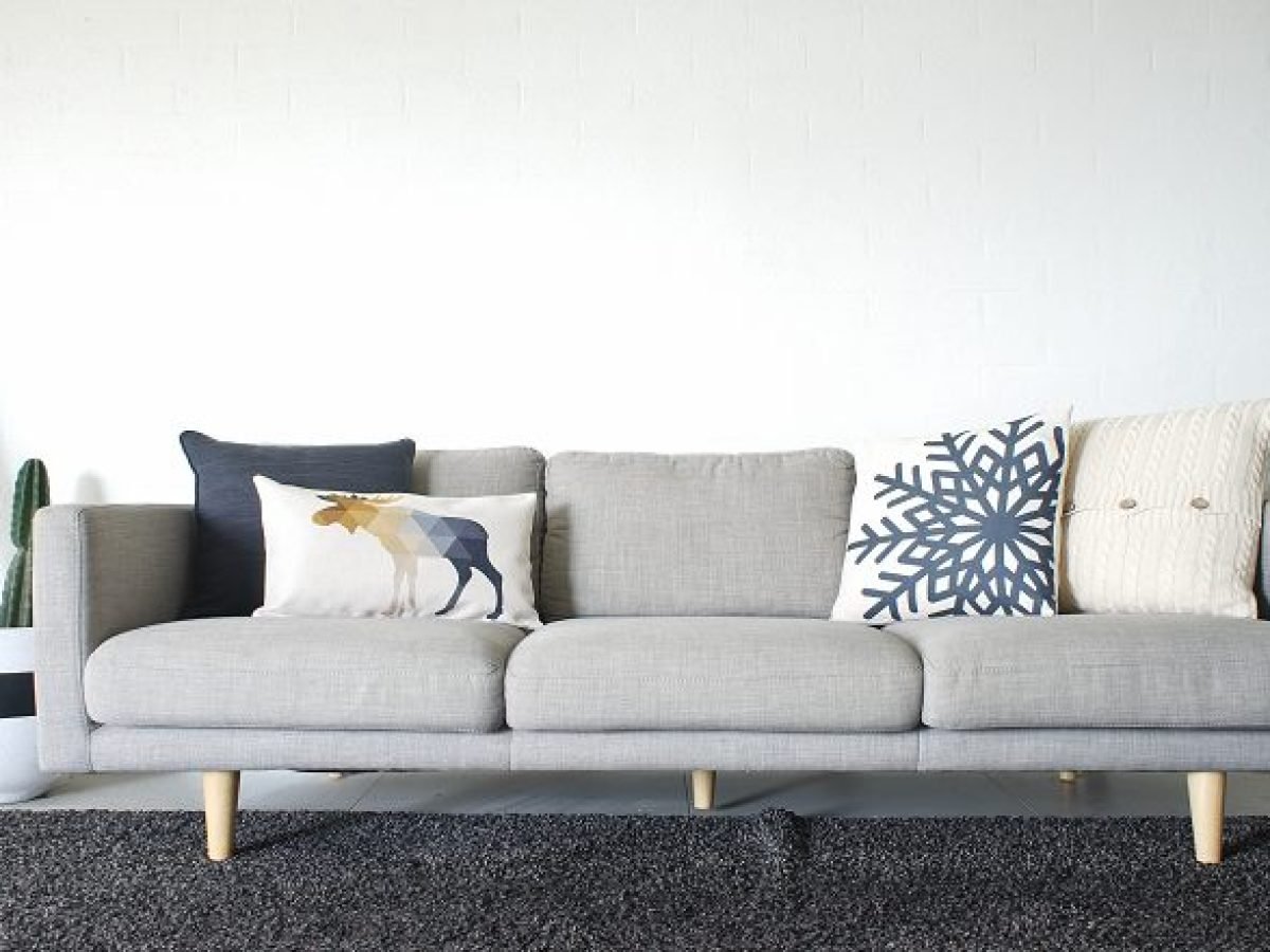 decorating with cushions