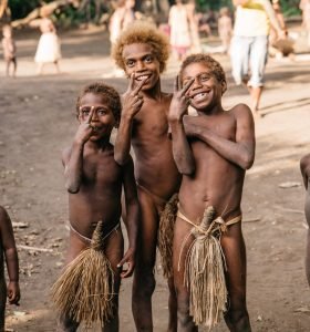 Tanna locals 