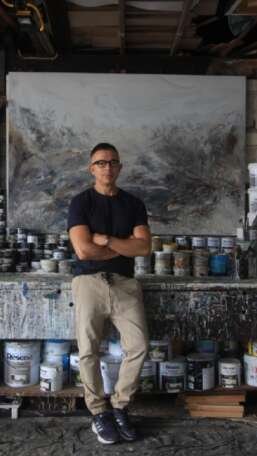 Painter Eduardo Santos