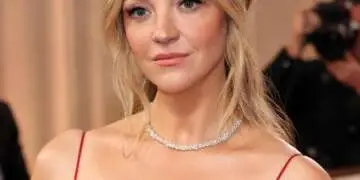 Golden Globes beauty Abby elliott