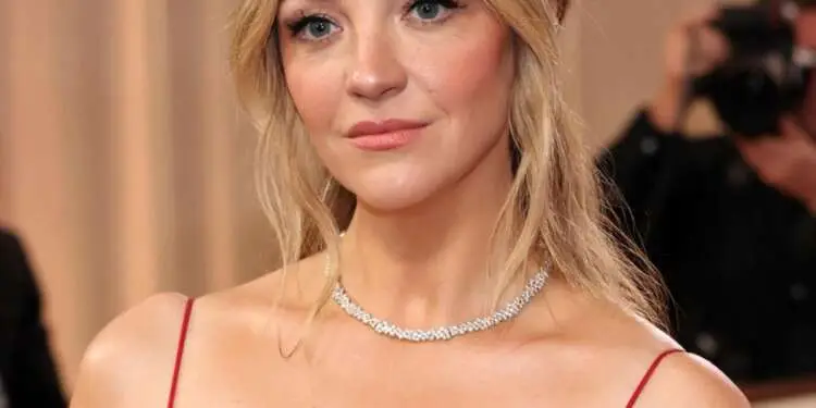 Golden Globes beauty Abby elliott