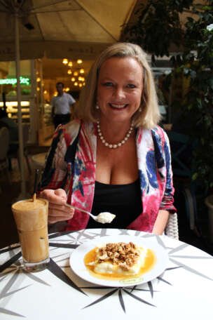 Lyndey Milan in Greece