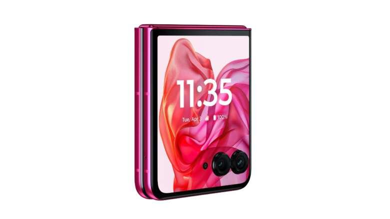 Motorola Razr 50 Ultra in Pantone Hot Pink