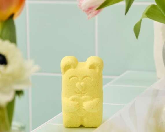 Lush bath bomb