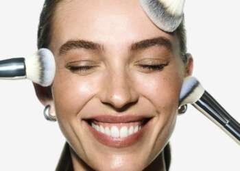 Types of makeup brushes