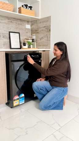 winter laundry tips from Minakshi Gajera (@mums_great_life), a mum, content creator and home organisation advocate who has integrated Samsung's latest AI-powered laundry appliances